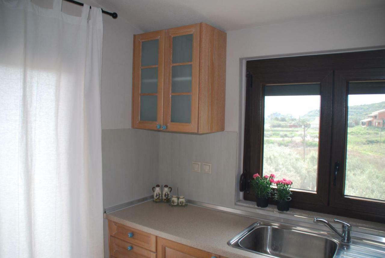 Olive Tree Cottage Néa Péramos Extérieur photo