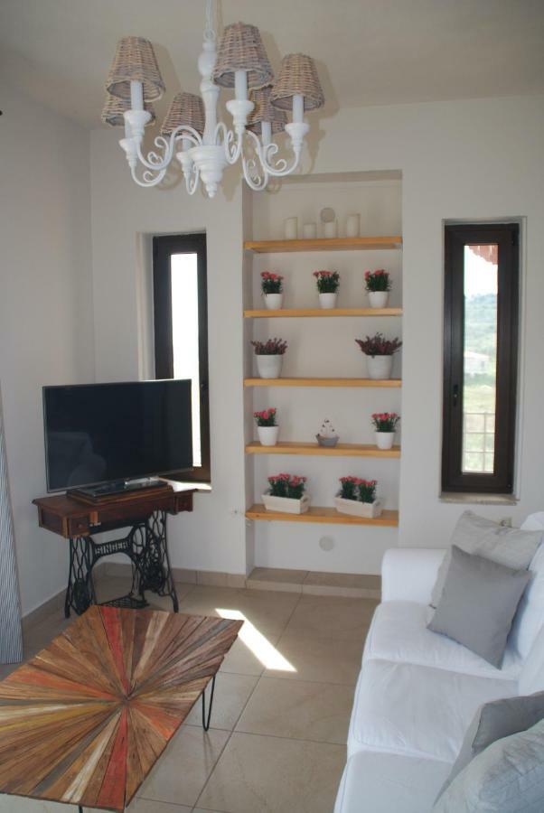 Olive Tree Cottage Néa Péramos Extérieur photo