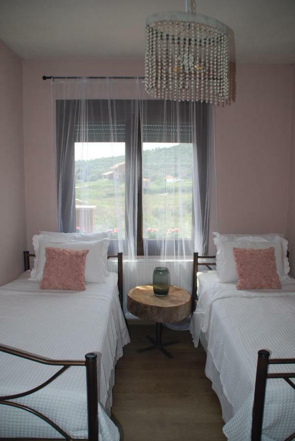 Olive Tree Cottage Néa Péramos Extérieur photo